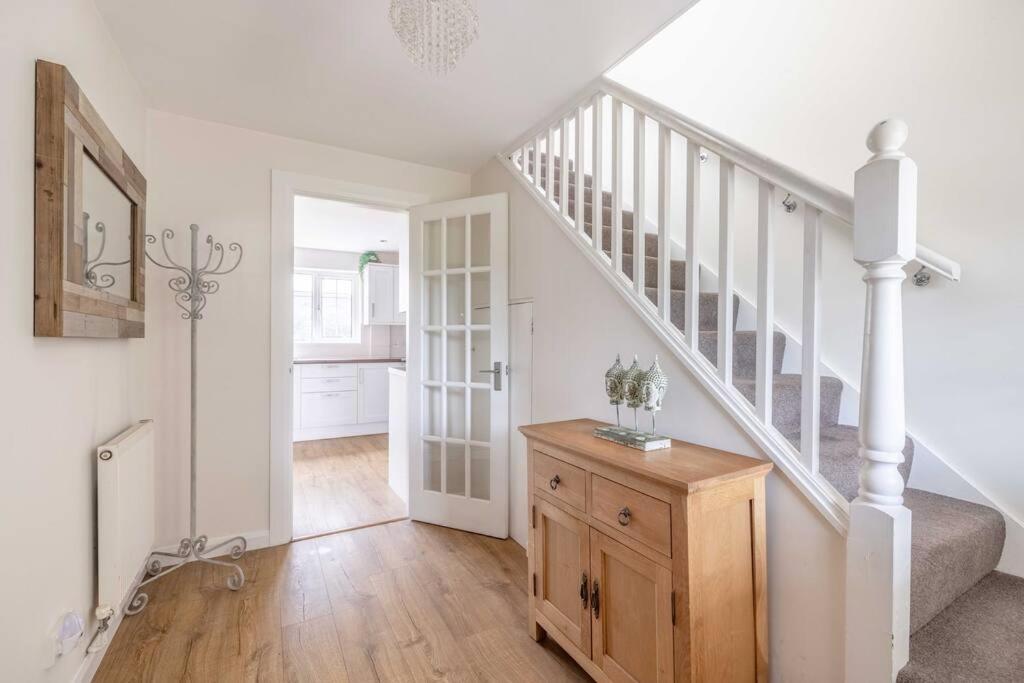 3-Bed Family Home With Parking & Large Garden Windsor Eksteriør billede